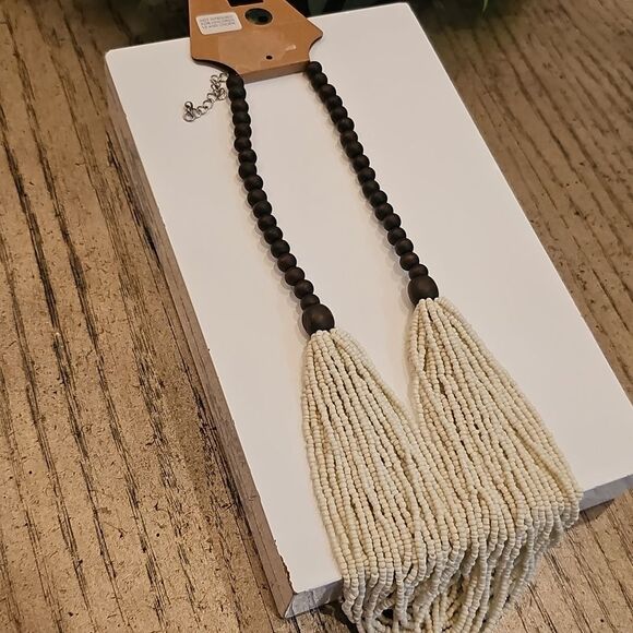 Elegant Brown Cream Beaded Necklace NWT - Picture 6 of 7